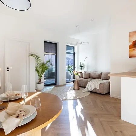 公寓 Modern & New 1br With Sofa Bed & Balcony